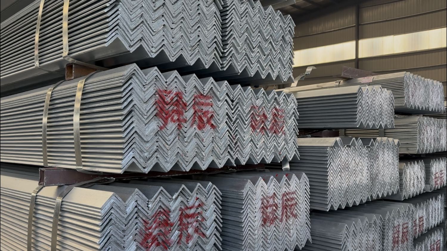 China Hot-Dip Galvanized Angle Steel Manufacturers: Pioneering Durability and Precision